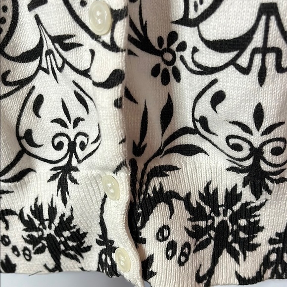 White House Black Market Black and White Blouse - Picture 6 of 9